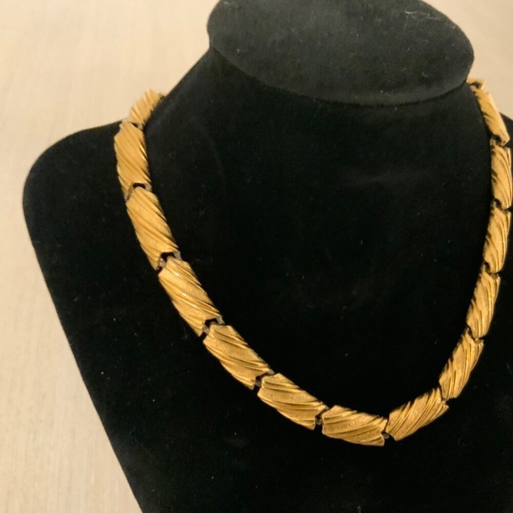 Vintage Monet Necklace - Picture 2 of 5